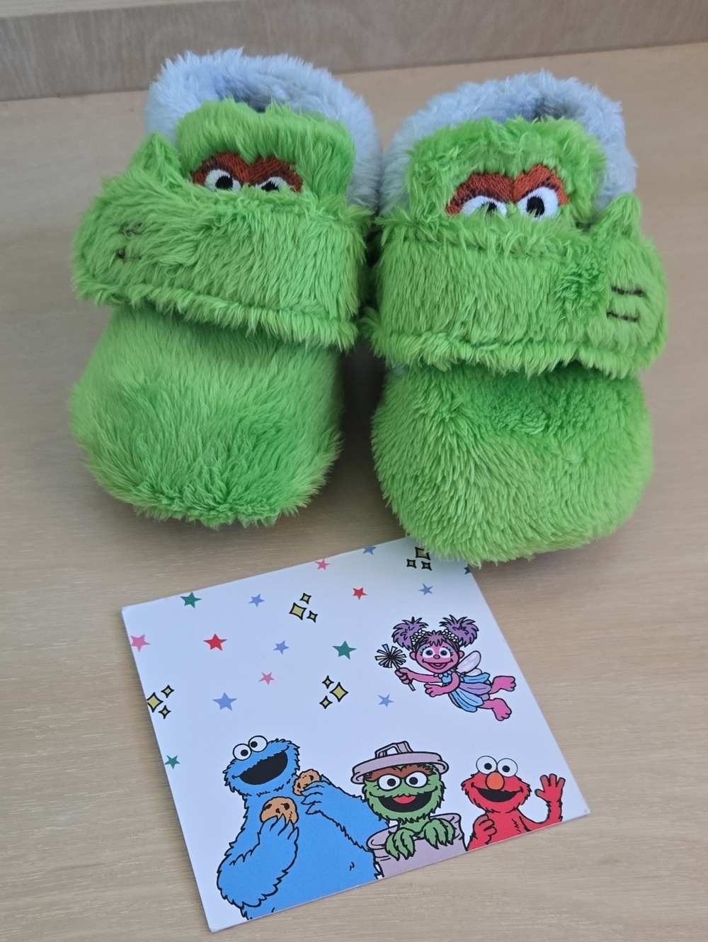 UGG x Sesame Street Oscar The Grouch Baby Bootie Fuzzy USA 0/1